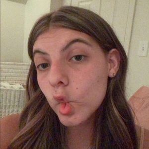 Meet your Posher, Lily